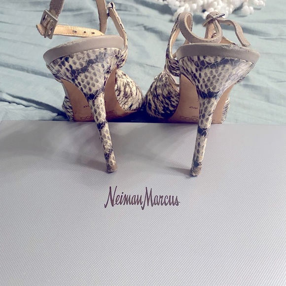 Classy, but Sexy Python Jimmy Choo Shoes. Size 38 1/2. Very Comfortable! - Picture 10 of 10